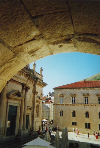 Une place de Dubrovnik.